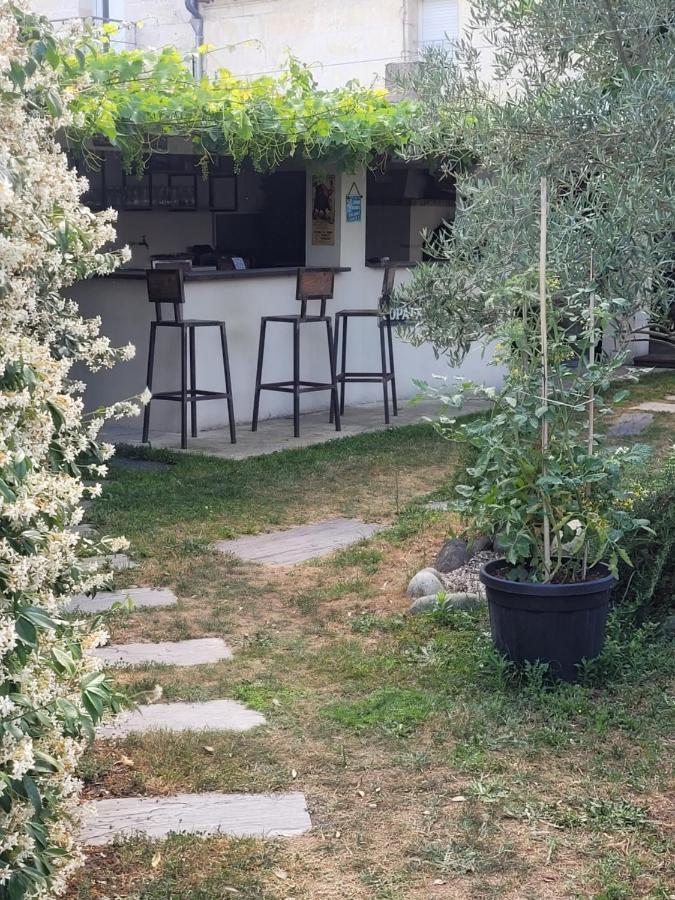 Fronsac  Chez Jeanfi B&B 외부 사진